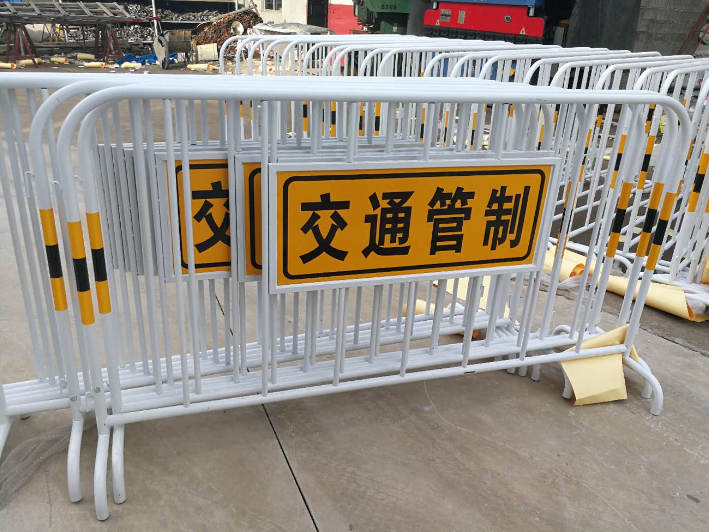 交警支隊(duì)安?；顒?dòng)護(hù)欄